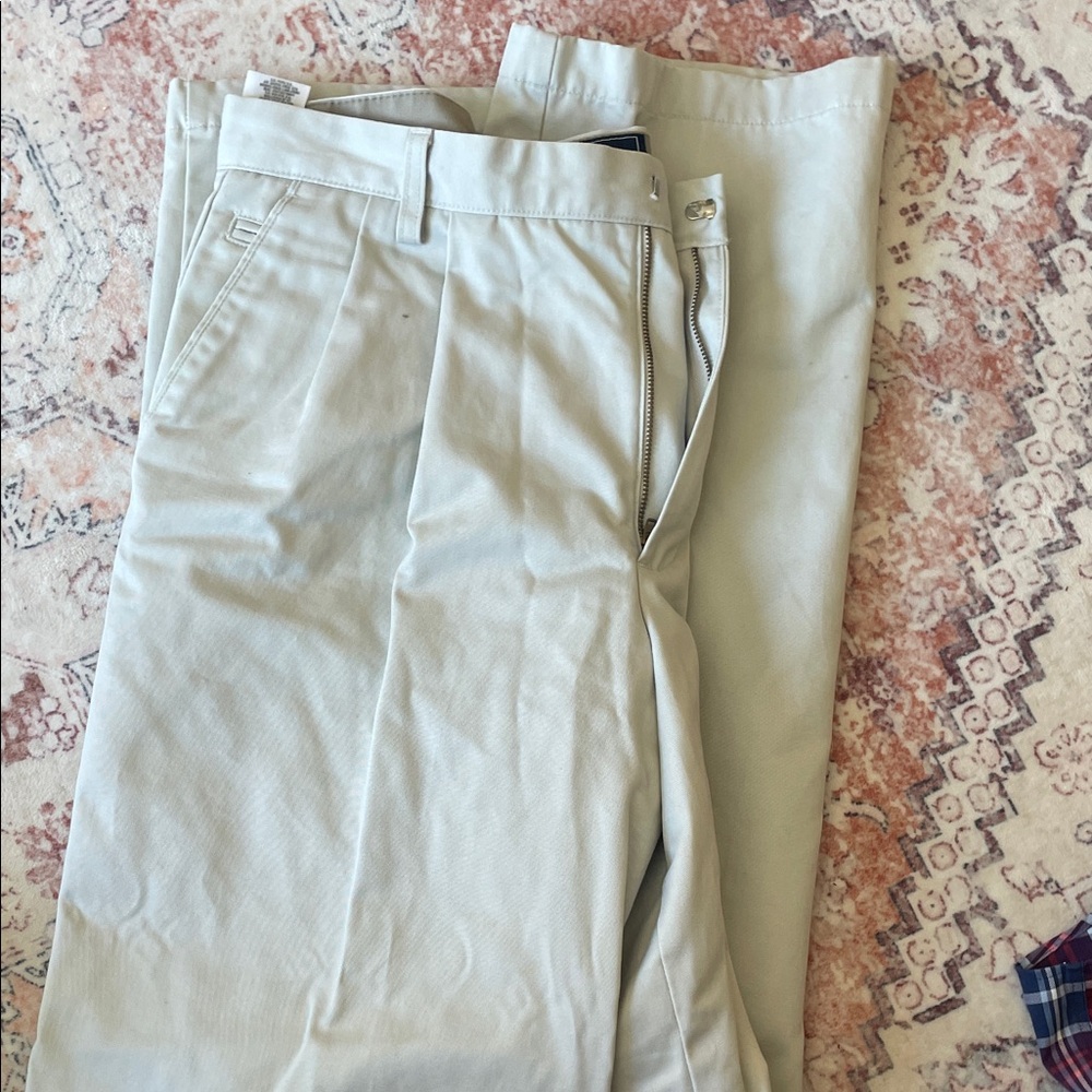 Dockers Men's Light Tan Chinos